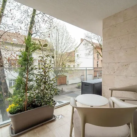 Aurea Boutique By Mital Apartment *